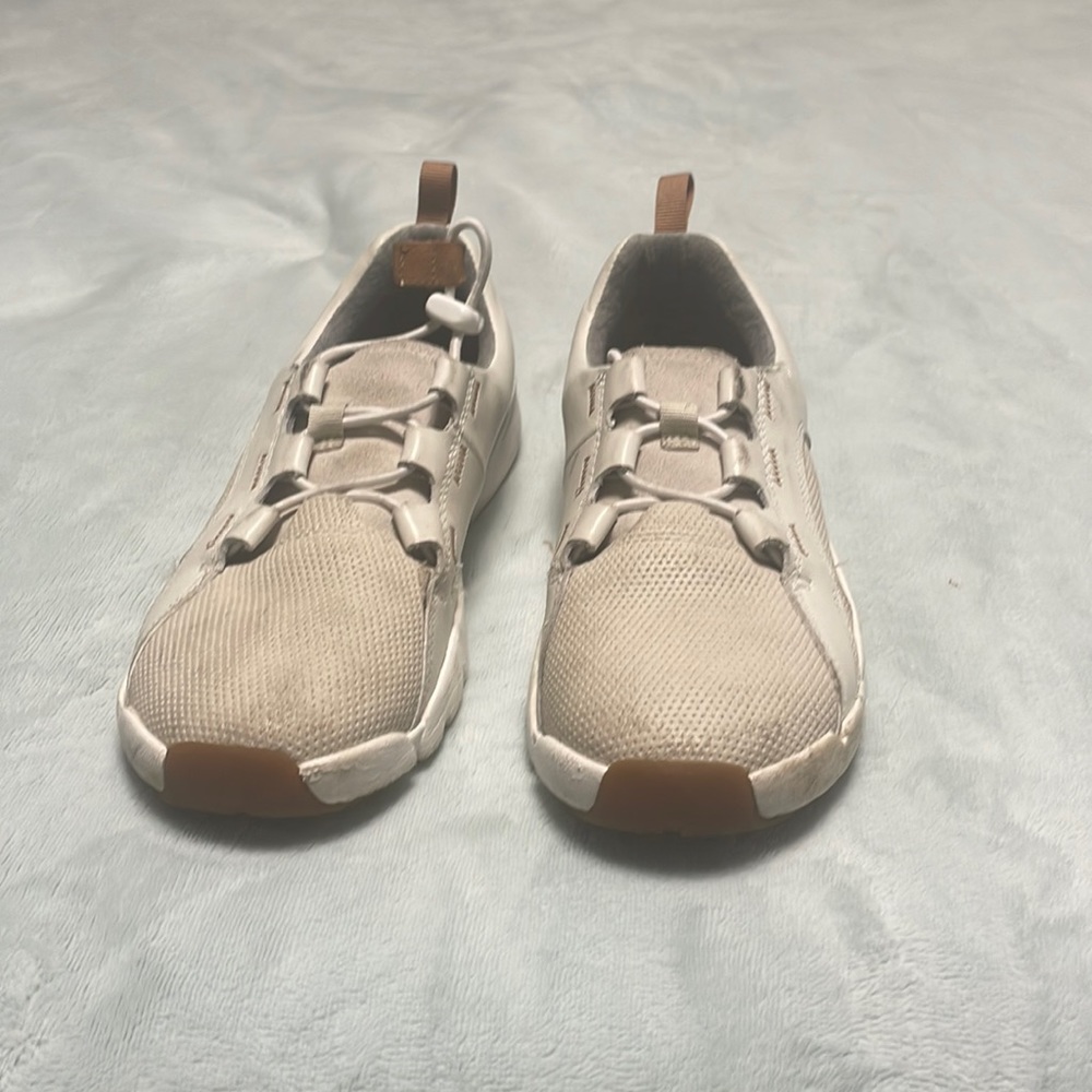 KIDS Clark Trigenic shoes size 2